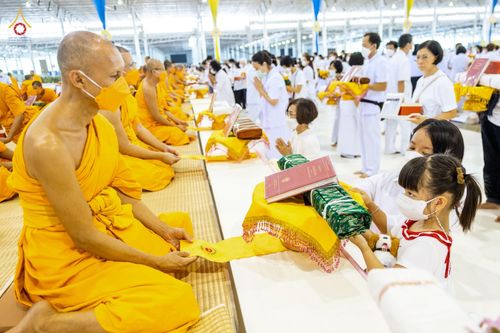 ภาพ No.80568:พิธีถวายทุนสนับสนุนการสร้าง พระไตรปิฎกฉบับธรรมชัย วันเสาร์ที่ 29 เมษายน พ.ศ. 2566 ณ สภาธรรมกายสากล วัดพระธรรมกาย