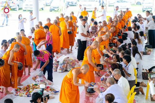 ภาพ No.156331:พิธีถวายสังฆทานแด่คณะสงฆ์ 323 วัด 4 จังหวัดชายแดนภาคใต้ ปีที่ 20 ครั้งที่ 173 พิธีมอบกองทุนหนุนแรงใจช่วยครูใต้ ปีที่ 17 ครั้งที่ 137 วันเสาร์ที่ 21 กันยายน พ.ศ.2567 ณ ศูนย์ปฏิบัติธรรมภาคใต้ อ.บางกล่ำ จ.สงขลา