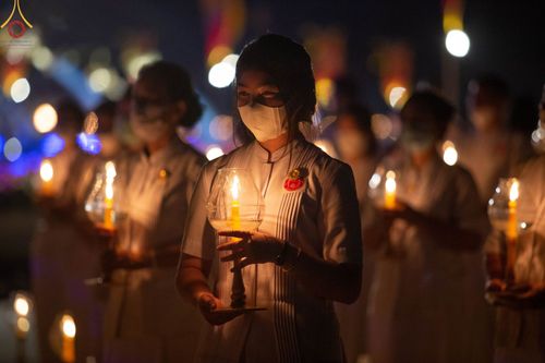 ภาพ No.77241:พิธีจุดมาฆประทีป ในวันมาฆบูชา อาทิตย์ต้นเดือนที่ 6 มีนาคม พ.ศ. 2566 ณ วัดพระธรรมกาย อ.คลองหลวง จ.ปทุมธานี