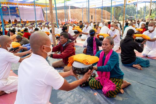 ภาพ No.130325:Photo Story ปฐมบรรพชาชาวพุทธมาร์มา Episode 3/5 วันที่ 9 กุมภาพันธ์ พ.ศ. 2567 ในโครงการบรรพชาสามเณร ครั้งแรกของชาวพุทธมาร์มา บังกลาเทศ ณ วัดธัมจักร อรัญกุฏิ เมืองรัมการ์ คาร์กาชารี บังกลาเทศ