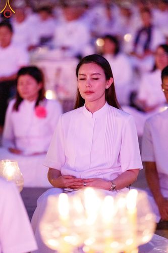 ภาพ No.204553:พิธีจุดประทีปถวายเป็นพุทธบูชา และบูชาธรรมมหาปูชนียาจารย์ ณ วัดพระธรรมกาย ตำบลคลองสาม อำเภอคลองหลวง จังหวัดปทุมธานี ในโครงการธรรมยาตรา กตัญญูบูชา มหาปูชนียาจารย์ พระมงคลเทพมุนี(สด จนฺทสโร) พระผู้ปราบมาร ปีที่ 13 วันที่ 31 มกราคม พ.ศ. 2568