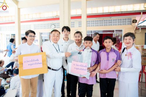 ภาพ No.192322:พิธีทอดผ้าป่าทำนุบำรุงศาสนสถาน ณ วัดเทพพล แขวงบางพรม เขตตลิ่งชัน กรุงเทพมหานคร ในโครงการธรรมยาตรา กตัญญูบูชา มหาปูชนียาจารย์ พระมงคลเทพมุนี(สด จนฺทสโร) พระผู้ปราบมาร อนุสรณ์สถาน 7 แห่ง ปีที่ 13 วันที่ 9 มกราคม พ.ศ. 2568