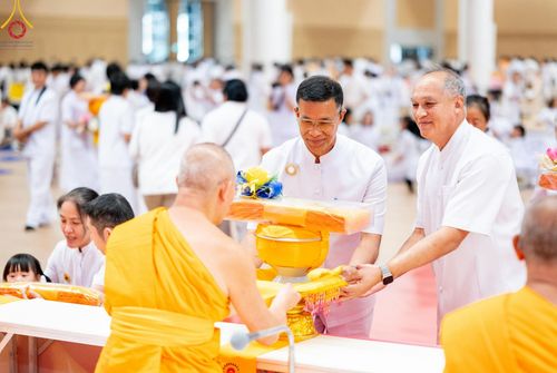 ภาพ No.212767:วันอาทิตย์ที่ 23 มีนาคม พ.ศ. 2568 พิธีร่วมบุญโครงการบรรพชาสามเณร 5,000 รูป ณ ห้องแก้วสารพัดนึก 2 วัดพระธรรมกาย
