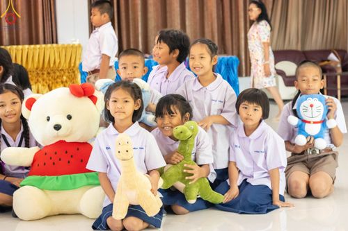 ภาพ No.104947:วันรวมพลังเด็กดี V-star ผู้นำฟื้นฟูศีลธรรมโลก จังหวัดกำแพงเพชร ณ ศูนย์ปฏิบัติธรรมกำแพงเพชร ในอุปถัมภ์พระพรหมวชิรปัญญาจารย์ วันที่ 22 ธันวาคม พ.ศ. 2566