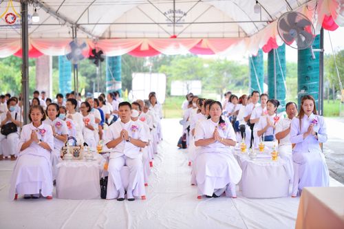 ภาพ No.146609:พิธีทอดผ้าป่าสร้างหลังคาอาคาร 80 ปี หลวงพ่อธัมมชโย ณ ศูนย์ปฎิบัติธรรมวิหารแดง จังหวัดสระบุรี วันอาทิตย์ที่ 28 กรกฎาคม พ.ศ. 2567