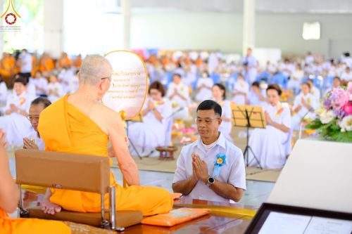 ภาพ No.205729:พิธีสวดพระพุทธมนต์ และถวายภัตตาหารเมนูสวรรค์แด่พระภิกษุ สามเณร วันจันทร์ที่ 3 กุมภาพันธ์ พ.ศ. 2568 ณ หอฉันคุณยายอาจารย์ฯ วัดพระธรรมกาย