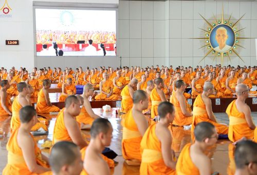 ภาพ No.231946:วันที่ 5 กรกฎาคม พ.ศ. 2568 พิธีถวายภัตตาหารเมนูสวรรค์ เพื่อการบรรลุธรรม ณ หอฉันคุณยายอาจารย์ฯ วัดพระธรรมกาย