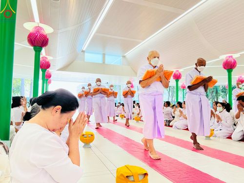 ภาพ No.112334:พิธีบรรพชาอุปสมบท โครงการอุปสมบทหมู่บูชาธรรม 115 ปี คุณยายอาจารย์ฯ, โครงการอุปสมบทหมู่ธรรมทายาท ระดับอุดมศึกษา รุ่นที่ 50 ภาคฤดูหนาว ณ โบสถ์พระไตรปิฎก วัดพระธรรมกาย จ.ปทุมธานี วันเสาร์ที่ 13 มกราคม พ.ศ. 2567