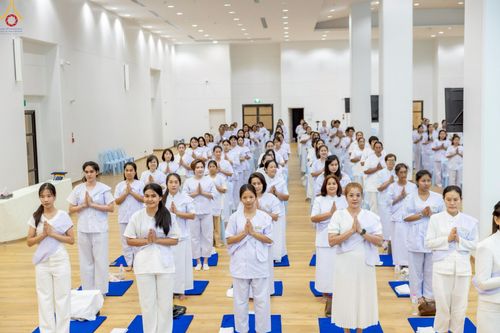 ภาพ No.242769:วันที่ 29-31 สิงหาคม พ.ศ. 2568 องค์กรภาคีเครือข่าย “บวร” (บ้าน-วัด-โรงเรียน-ราชการ) อ.คลองหลวง จัดบวชอุบาสิกาแก้ว ถวายพระราชกุศลแด่สมเด็จพระพันปีหลวง - กตัญญูบูชาแด่ผู้มีพระคุณ