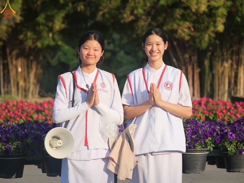 ภาพ No.191450:V.49 สารพัดV สารพัดดี ที่ธรรมยาตรา ในโครงการธรรมยาตรา กตัญญูบูชา มหาปูชนียาจารย์ พระมงคลเทพมุนี(สด จนฺทสโร) พระผู้ปราบมาร อนุสรณ์สถาน 7 แห่ง ปีที่ 13 ระหว่างวันที่ 2-31 มกราคม พ.ศ. 2568