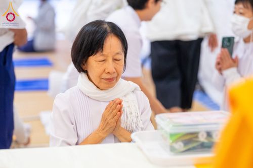 ภาพ No.200247:พิธีถวายภัตตาหารเป็นสังฆทาน แด่พระธรรมยาตรา ณ อนุสรณ์สถานบางปลา วัดบางปลา อำเภอบางเลน จังหวัดนครปฐม ในโครงการธรรมยาตรา กตัญญูบูชา มหาปูชนียาจารย์ พระมงคลเทพมุนี(สด จนฺทสโร) พระผู้ปราบมาร อนุสรณ์สถาน 7 แห่ง ปีที่ 13 วันที่ 23 มกราคม พ.ศ. 2568