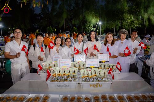 ภาพ No.289488:วันที่ 7 มกราคม พ.ศ. 2569 พิธีถวายภัตตาหารเป็นสังฆทาน แด่พระธรรมยาตรา ในโครงการธรรมยาตรา กตัญญูบูชา มหาปูชนียาจารย์ พระมงคลเทพมุนี(สด จนฺทสโร) พระผู้ปราบมาร อนุสรณ์สถาน 7 แห่ง ปีที่ 14 ณ อนุสรณ์สถานมหาวิหารพระมงคลเทพมุนี (โลตัสแลนด์) อ.สองพี่น้อง จ.สุพรร