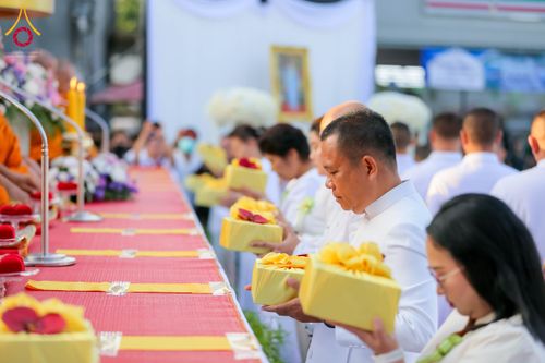 ภาพ No.313877:วันอาทิตย์ที่ 14 มีนาคม พ.ศ. 2569 ทำบุญเมืองหาดใหญ่ตักบาตรพระ 1,109 รูป เติมบุญใหญ่ หลังวิกฤตมหาอุทกภัย ณ ซุ้มประตูไชน่าทาวน์ ถนนศุภสารรังสรรค์ อ.หาดใหญ่ จ.สงขลา