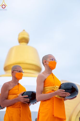 ภาพ No.118601:พิธีตักบาตรพระธรรมยาตรา ปีที่ 12 ณ อนุสรณ์สถานลำดับที่ 5 สถานที่เผยแผ่วิชชาธรรมกายครั้งแรก อนุสรณ์สถานบางปลา จ.นครปฐม วันที่ 25 มกราคม พ.ศ. 2567