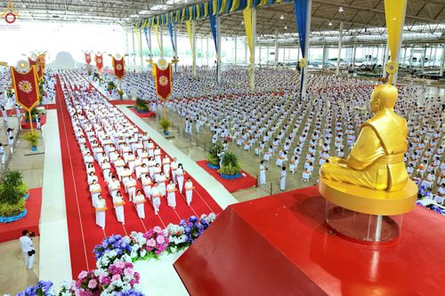 ภาพ No.240829:วันพุธที่ 27 สิงหาคม พ.ศ. 2568 พิธีทอดผ้าป่าเพื่อสร้างอาคาร  82 ปี หลวงพ่อธัมมชโย สมทบกฐินวัดพระธรรมกาย และกฐิน 30,000 วัดทั่วประเทศ ครั้งที่ 1