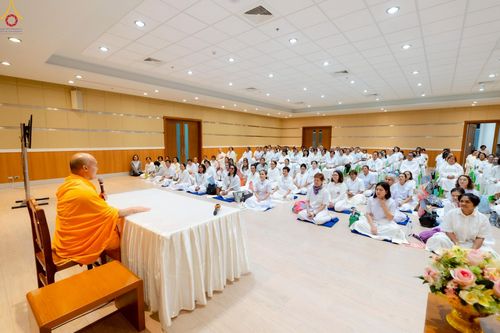 ภาพ No.242375:วันที่ ๒๙ - ๓๑ สิงหาคม พ.ศ. ๒๕๖๘ สัมมนารวมใจผู้นำบุญ บูชาธรรม ๘๑ ปี  หลวงพ่อธัมมชโย รุ่นที่ ๒ กฐินสามัคคีทั่วไทย ๓๐,๐๐๐ วัด โครงการอุปสมบทบูชาธรรมมหาปูชนียาจารย์  ๓,๐๐๐ รูป
