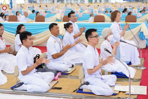 ภาพ No.60452:การต้อนรับพระสังฆาธิการ 10,000 กว่าวัดทั่วประเทศ พิธีมอบปัจจัยช่วยเหลือครู 4 จังหวัดชายแดนภาคใต้ พิธีปฏิบัติธรรม ในวันคุ้มครองโลก วันจันทร์ที่ 22 เมษายน พ.ศ.2567 ณ วัดพระธรรมกาย จ.ปทุมธานี