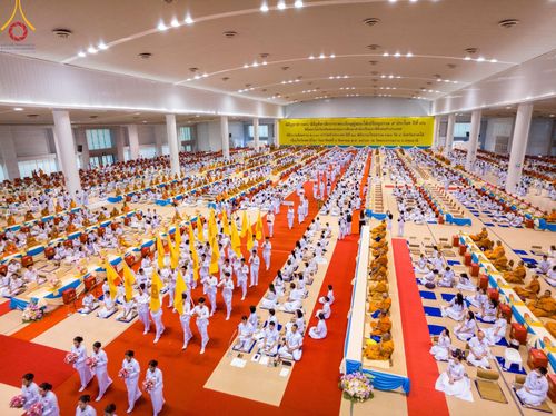 ภาพ No.147188:พิธีมุทิตาสักการะพระภิกษุ ผู้สอบได้เปรียญธรรม 9 ประโยคระดับโลกปีที่ 36, พิธีมอบโล่เกียรติยศและทุนการศึกษา สำนักเรียนบาลีดีเด่นทั่วประเทศ, พิธีถวายมหาสังฆทานคณะสงฆ์ 2,000 กว่าวัด ทั่วประเทศ ปีที่ 24, พิธีถวายไทยธรรมคณะสงฆ์ 323 วัด 4 จังหวัดชายแดนภาคใต้