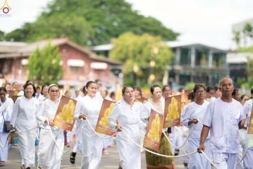 ภาพ No.239310:วันอาทิตย์ที่ 17 สิงหาคม พ.ศ. 2568 พิธีอัญเชิญรูปเหมือนพระมงคลเทพมุนี (สด จันทสโร) ณ ศาลากลางจังหวัดเลย ถึงลานพญานาค สวนสาธารณะกุดป่อง อ.เมือง จ.เลย