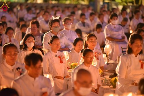 ภาพ No.109709:พิธีจุดประทีปถวายเป็นพุทธบูชา และบูชาธรรมมหาปูชนียาจารย์ วันที่ 10 มกราคม พ.ศ. 2567 ณ อนุสรณ์สถานคลองบางนางแท่น อ.สามพราน จ.นครปฐม