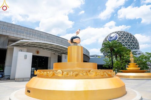 ภาพ No.143316:พิธีถวายภัตตาหารเพื่อเป็นกำลังแห่งการเข้าถึงธรรม ของพระภิกษุสามเณร วัดพระธรรมกาย วันเสาร์ที่ 6 กรกฏาคม พ.ศ. 2567 ณ หอฉันคุณยายอาจารย์ วัดพระธรรมกาย จ.ปทุมธานี