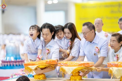 ภาพ No.154634:พิธีทอดผ้าป่าสมทบกฐินวัดพระธรรมกาย และสมทบกฐิน 30,000 วัดทั่วไทย ครั้งที่ 2 ณ สภาธรรมกายสากล วัดพระธรรมกาย วันอังคารที่ 17 กันยายน พ.ศ. 2567