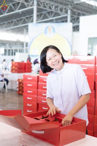 ภาพ No.212160:วันจันทร์ที่ 17 มีนาคม พ.ศ. 2568 บุญบรรจุกล่องไทยธรรม เพื่อถวายแด่พระสังฆาธิการ 40,000 กว่าวัดทั่วไทย ในวันคุ้มครองโลก 22 เมษายน พ.ศ. 2568 ณ บ้านแก้วเรือนทองคุณยายฯ วัดพระธรรมกาย