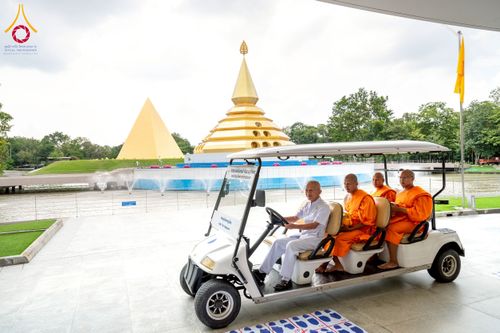 ภาพ No.244918:วันเสาร์ที่ 6 กันยายน พ.ศ. 2568 พิธีถวายบาตร บรรพชา อุปสมบทของนาคธรรมทายาท โครงการอุปสมบทหมู่บูชาธรรมครบรอบ 108 ปี  วันครูผู้ค้นพบวิชชาธรรมกาย ณ โบสถ์พระไตรปิฎก วัดพระธรรมกาย