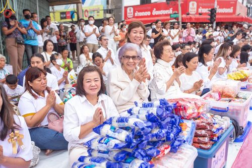 ภาพ No.126178:พิธีทำบุญเมืองนครราชสีมา ฉลอง 556 ปี ตักบาตรพระ 10,000 รูป ในวันเสาร์ที่ 2 มีนาคม พ.ศ.2567 ณ อนุสาวรีย์ท้าวสุรนารี จ.นครราชสีมา จัดโดย คณะสงฆ์จังหวัดนครราชสีมา ร่วมกับสำนักงานจังหวัดนครราชสีมา