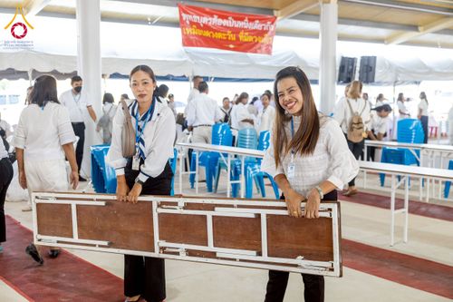 ภาพ No.230290:วันเสาร์ที่ 28 มิถุนายน พ.ศ. 2568 พิธีถวายสังฆทาน 323 วัด 4 จังหวัดชายแดนใต้ ปีที่ 21 ครั้งที่ 178 พิธีมอบกองทุนหนุนแรงใจช่วยครูใต้ ปีที่ 18 ครั้งที่ 142 ณ ศูนย์อบรมเยาวชนจังหวัดปัตตานี