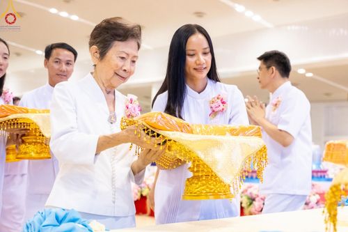 ภาพ No.160258:พิธีทอดผ้าป่าสมทบกฐินวัดพระธรรมกาย และสมทบกฐิน 30,000 วัดทั่วไทย ครั้งที่ 3 ณ สภาธรรมกายสากล วัดพระธรรมกาย วันพฤหัสบดีที่ 10 ตุลาคม พ.ศ. 2567