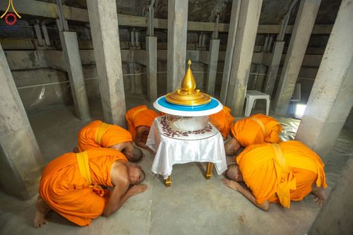 ภาพ No.129480:พิธีประดิษฐานพระบรมสารีริกธาตุ ณ มหารัตนะเจดีย์สิริปทุมสวรรค์ ศูนย์ปฏิบัติธรรมภาคใต้ อ.บางกล่ำ จ.สงขลา วันที่ 10 มีนาคม พ.ศ.2567