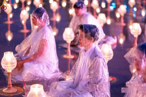 ภาพ No.118319:พิธีจุดประทีปถวายเป็นพุทธบูชา และบูชาธรรมมหาปูชนียาจารย์ พระมงคลเทพมุนี(สด จนฺทสโร) วันที่ 24 มกราคม พ.ศ. 2567 ณ อนุสรณ์สถานบางปลา อ.บางเลน จ.นครปฐม