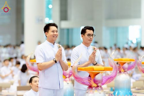 ภาพ No.215524:วันอาทิตย์ต้นเดือนที่ 6 เมษายน พ.ศ. 2568 ขบวนอัญเชิญผ้าป่าสมทบ มหาสังฆทาน 40,000 กว่าวัดทั่วประเทศ ณ สภาธรรมกายสากล วัดพระธรรมกาย