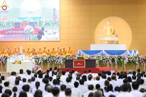 ภาพ No.136699:พิธีตักบาตร พิธีบูชาข้าวพระ ในวันอาทิตย์ต้นเดือนที่ 5 พฤษภาคม พ.ศ. 2567 ณ วัดพระธรรมกาย จ.ปทุมธานี