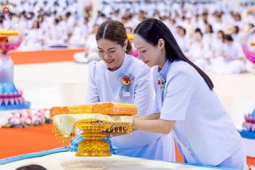 ภาพ No.244062:วันอาทิตย์ที่ 7 กันยายน พ.ศ. 2568 พิธีทอดผ้าป่าสมทบกฐินวัดพระธรรมกาย และสมทบกฐิน 30,000 วัดทั่วไทย ครั้งที่ 2 ณ ห้องแก้วสารพัดนึก 1 วัดพระธรรมกาย