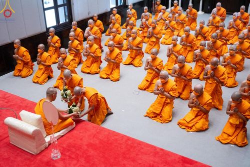 ภาพ No.141468:พิธีบรรพชาอุปสมบท โครงการอุปสมบทหมู่รุ่นผู้บริหาร รุ่นที่ 14 โครงการอุปสมบทหมู่ธรรมทายาท ระดับอุดมศึกษา รุ่นที่ 51 ภาคฤดูฝน ณ โบสถ์พระไตรปิฎก วัดพระธรรมกาย ในวันเสาร์ที่ 15 มิถุนายน พ.ศ. 2567