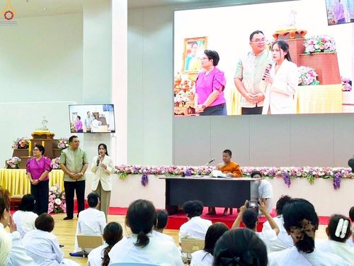 ภาพ No.242857:วันที่ 29-31 สิงหาคม พ.ศ. 2568 องค์กรภาคีเครือข่าย “บวร” (บ้าน-วัด-โรงเรียน-ราชการ) อ.คลองหลวง จัดบวชอุบาสิกาแก้ว ถวายพระราชกุศลแด่สมเด็จพระพันปีหลวง - กตัญญูบูชาแด่ผู้มีพระคุณ