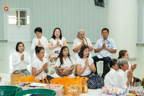 ภาพ No.322860:วันเสาร์ที่ 18 เมษายน พ.ศ. 2569 ตักบาตรฉลองพระใหม่ โครงการอุปสมบทหมู่ธรรมทายาท ระดับอุดมศึกษา รุ่นที่ 53 ภาคฤดูร้อน  ณ ฟ้องปฏิบัติธรรม ชั้นลอย 1/2 มหารัตนวิหารคด คอร์ 13 วัดพระธรรมกาย