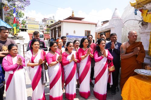 ภาพ No.80997:วัดพระธรรมกายน้อมถวายพระบรมสารีริกธาตุ เพื่อประดิษฐานเจดีย์จารุมตี เมืองกาฐมาณฑุ เนปาล  วันเสาร์ที่ 6 พฤษภาคม พ. ศ. 2566