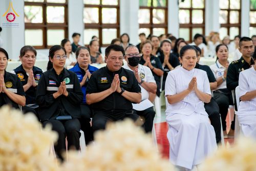 ภาพ No.327594:วันศุกร์ที่ 1 พฤษภาคม พ.ศ. 2569 รวมใจพสกนิกรชาวอำเภอคลองหลวง ประดิษฐ์ดอกไม้จันทน์ เพื่อใช้ในพิธีถวายดอกไม้จันทน์ในงานพระราชพิธีถวายพระเพลิงพระบรมศพ สมเด็จพระนางเจ้าสิริกิติ์ พระบรมราชินีนาถ พระบรมราชชนนีพันปีหลวง ณ วัดพระธรรมกาย