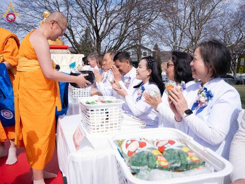 ภาพ No.319032:วันที่ 29 มีนาคม พ.ศ.2569 พิธีทอดผ้าป่าวัดพระธรรมกาย 20 ศูนย์สาขา และการประชุมภาคพื้นอเมริกา ไตรมาสที่ 1/2569 วัดพระธรรมกายชิคาโก ประเทศสหรัฐอเมริกา