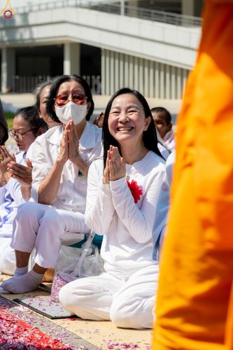 ภาพ No.304632:วันที่ 25 มกราคม พ.ศ. 2569 พิธีต้อนรับพระธรรมยาตรา (ภาพชุดที่ 2) รร.สามัคคีราษฏร์บำรุง-วัดพระธรรมกาย ในโครงการธรรมยาตรา กตัญญูบูชา มหาปูชนียาจารย์ พระมงคลเทพมุนี(สด จนฺทสโร) พระผู้ปราบมาร อนุสรณ์สถาน 7 แห่ง ปีที่ 14