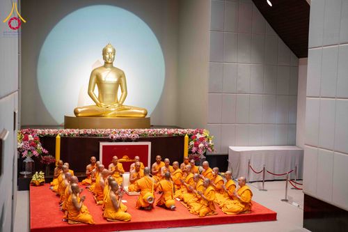 ภาพ No.298246:วันเสาร์ที่ 17 มกราคม พ.ศ. 2569 พิธีบรรพชาอุปสมบท โครงการอุปสมบทหมู่ บูชาธรรมครบ 117 ปี คุณยายอาจารย์มหารัตนอุบาสิกาจันทร์ ขนนกยูง  ณ อุโบสถพระไตรปิฎก วัดพระธรรมกาย