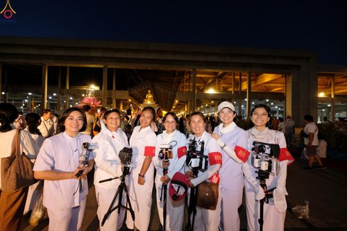 ภาพ No.296116:ภาพเบื้องหลังอาสาสมัครรวมใจ ชุดที่ 1 ในโครงการธรรมยาตรา กตัญญูบูชา มหาปูชนียาจารย์ พระมงคลเทพมุนี(สด จนฺทสโร) พระผู้ปราบมาร อนุสรณ์สถาน 7 แห่ง ปีที่ 14