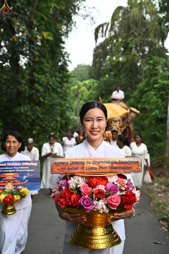 ภาพ No.278861:วันที่ 1 พฤศจิกายน  2568 กฐินสมทบวัดต่างประเทศ โดยคณะศิษยานุศิษย์ บูชาธรรม 81 ปี หลวงพ่อธัมมชโย กฐินช้างศรีลังกา  ณ วัดสุวรรณวิหาร เขตอาวิซาเวรี ประเทศศรีลังกา