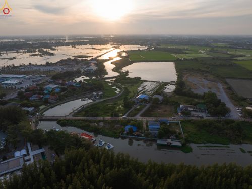 ภาพ No.287531:วันที่ 3 มกราคม พ.ศ. 2569 พิธีต้อนรับพระธรรมยาตรา ในโครงการธรรมยาตรา กตัญญูบูชา มหาปูชนียาจารย์ พระมงคลเทพมุนี(สด จนฺทสโร) พระผู้ปราบมาร อนุสรณ์สถาน 7 แห่ง ปีที่ 14 ณ อนุสรณ์สถานมหาวิหารพระมงคลเทพมุนี (โลตัสแลนด์) อ.สองพี่น้อง จ.สุพรรณบุรี