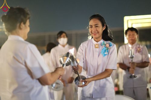 ภาพ No.90308:พิธีจุดประทีป 20,000 ดวง บูชาพระมหาธรรมกายเจดีย์ และบูชาพระมงคลเทพมุนี(สด จนฺทสโร) พระผู้ปราบมาร วันอังคารที่ 10 ตุลาคม พ.ศ. 2566 ณ ลานธรรมพระมหาธรรมกายเจดีย์ วัดพระธรรมกาย จ.ปทุมธานี