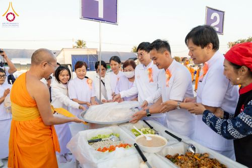 ภาพ No.290840:วันที่ 9 มกราคม พ.ศ. 2569 พิธีถวายภัตตาหารเป็นสังฆทาน แด่พระธรรมยาตรา ณ อนุสรณ์สถานคลองบางนางแท่น อ.สามพราน จ.นครปฐม ในโครงการธรรมยาตรา กตัญญูบูชา มหาปูชนียาจารย์ พระมงคลเทพมุนี(สด จนฺทสโร) พระผู้ปราบมาร อนุสรณ์สถาน 7 แห่ง ปีที่ 14