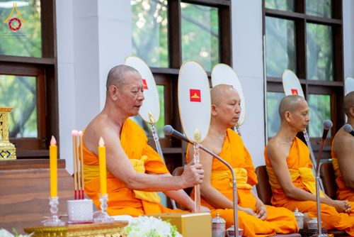 ภาพ No.314440:วันพฤหัสบดีที่ 19 มีนาคม พ.ศ. 2569 พิธีบำเพ็ญกุศล คุณพ่อณรงค์ จินตมากุล โยมบิดา พระครูปลัดรัตนวีรวัฒน์ (รังสฤษดิ์ อิทฺธิจินตโก) ที่ปรึกษาเจ้าคณะจังหวัดปทุมธานี เจ้าอาวาสวัดพระธรรมกาย  ณ ห้องปลูกศรัทธา 2 วัดพระธรรมกาย ปทุมธานี